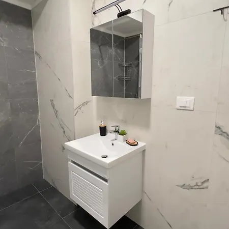 East Gate Urban Apartment *