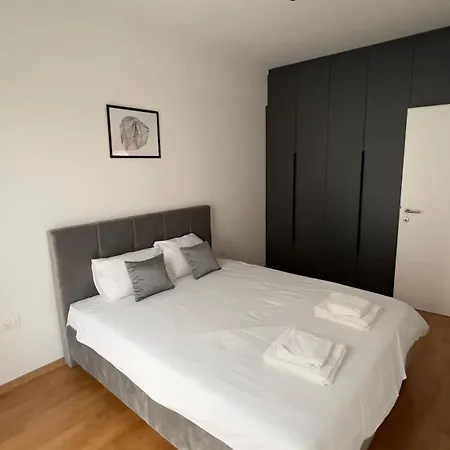 East Gate Urban Apartment